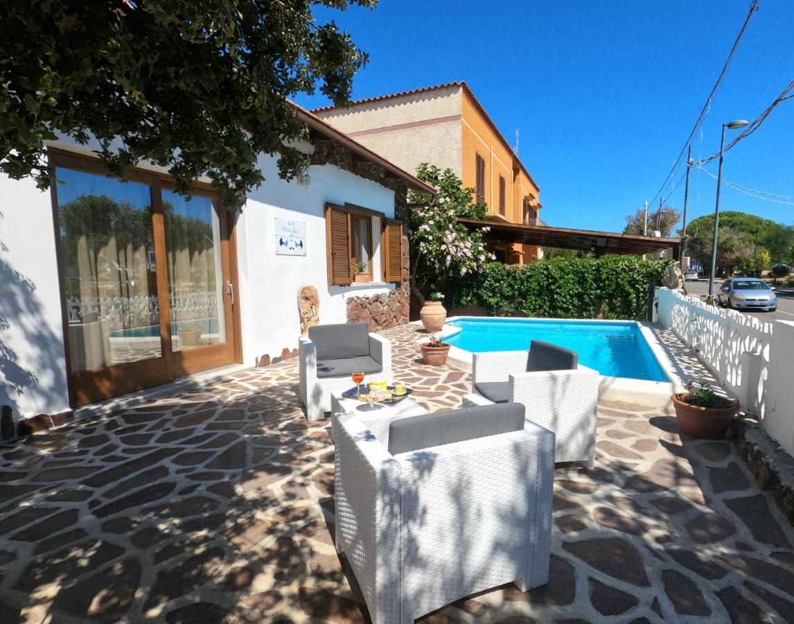 Villa Sari Affitta Camere La Caletta Bagian luar foto